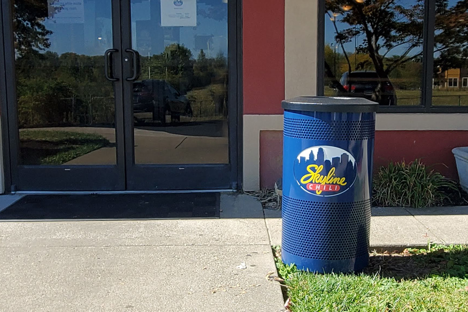 restaurant custom logo trash cans